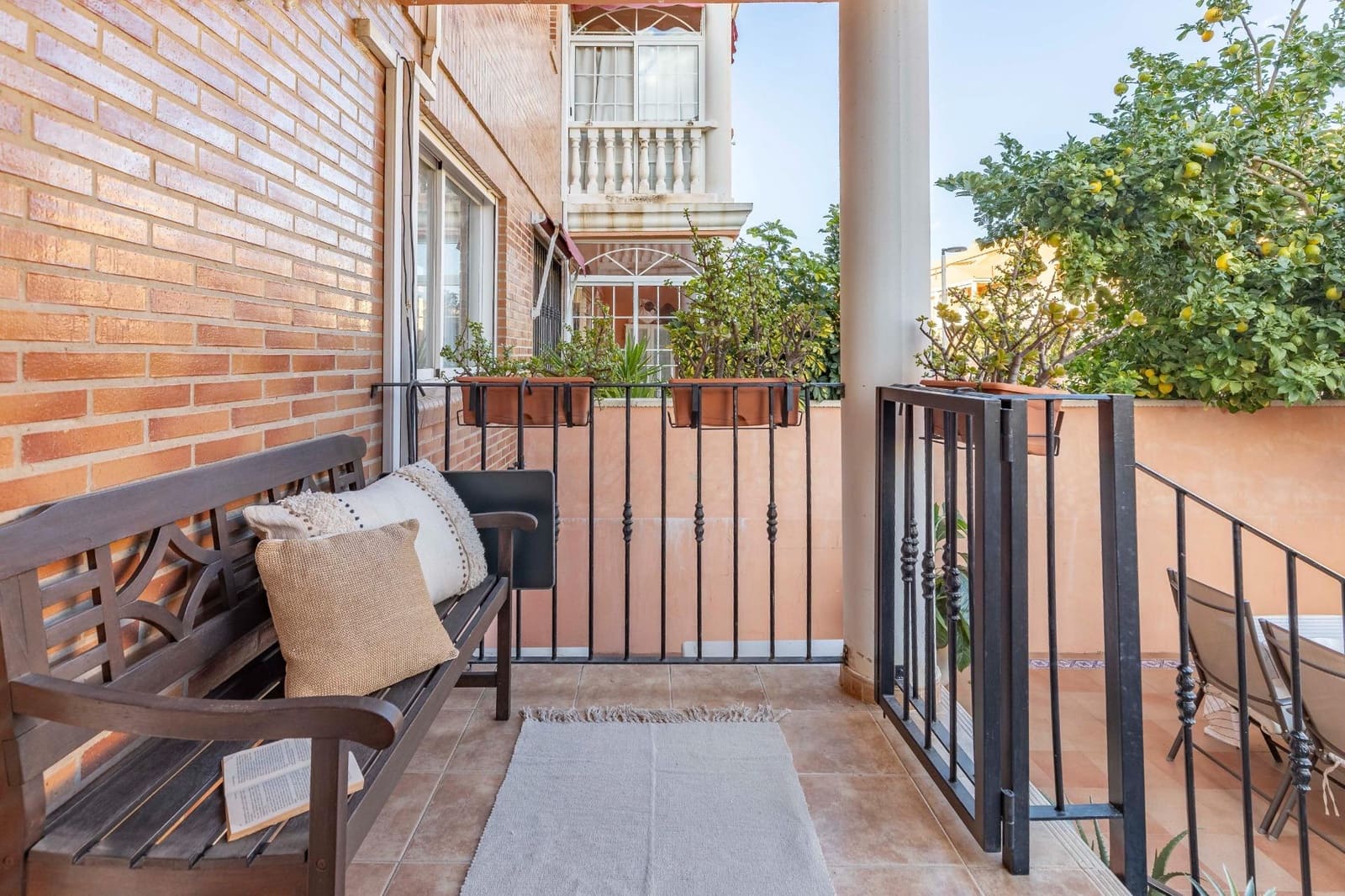 5 soveværelse Rækkehus til salg i San Antonio de Benageber med garage - € 342.000 (Ref: 9406652)