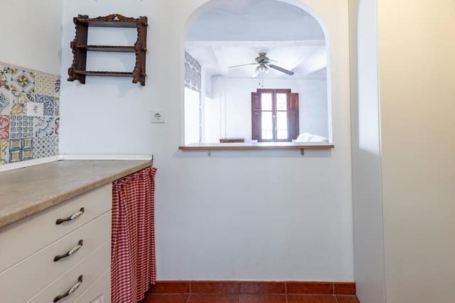 6 soveværelse Byhus til salg i Chulilla - € 165.000 (Ref: 9422343)