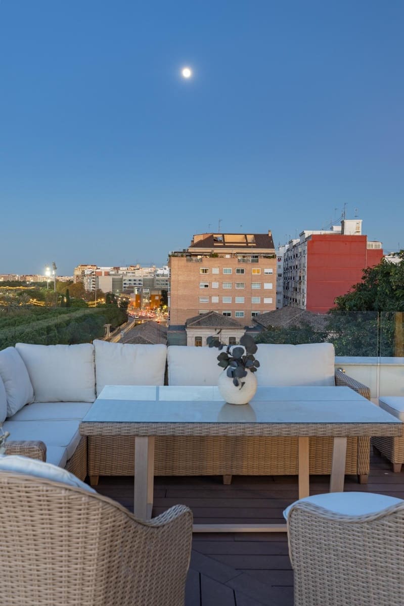 3 sypialnia Penthouse na sprzedaż w Miasto Walencja z garażem - 799 000 € (Ref: 9440270)