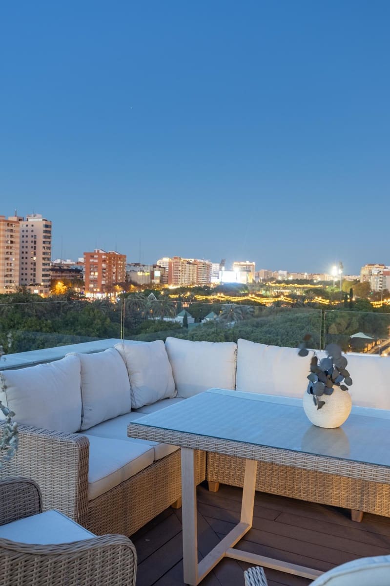 3 sypialnia Penthouse na sprzedaż w Miasto Walencja z garażem - 799 000 € (Ref: 9440270)