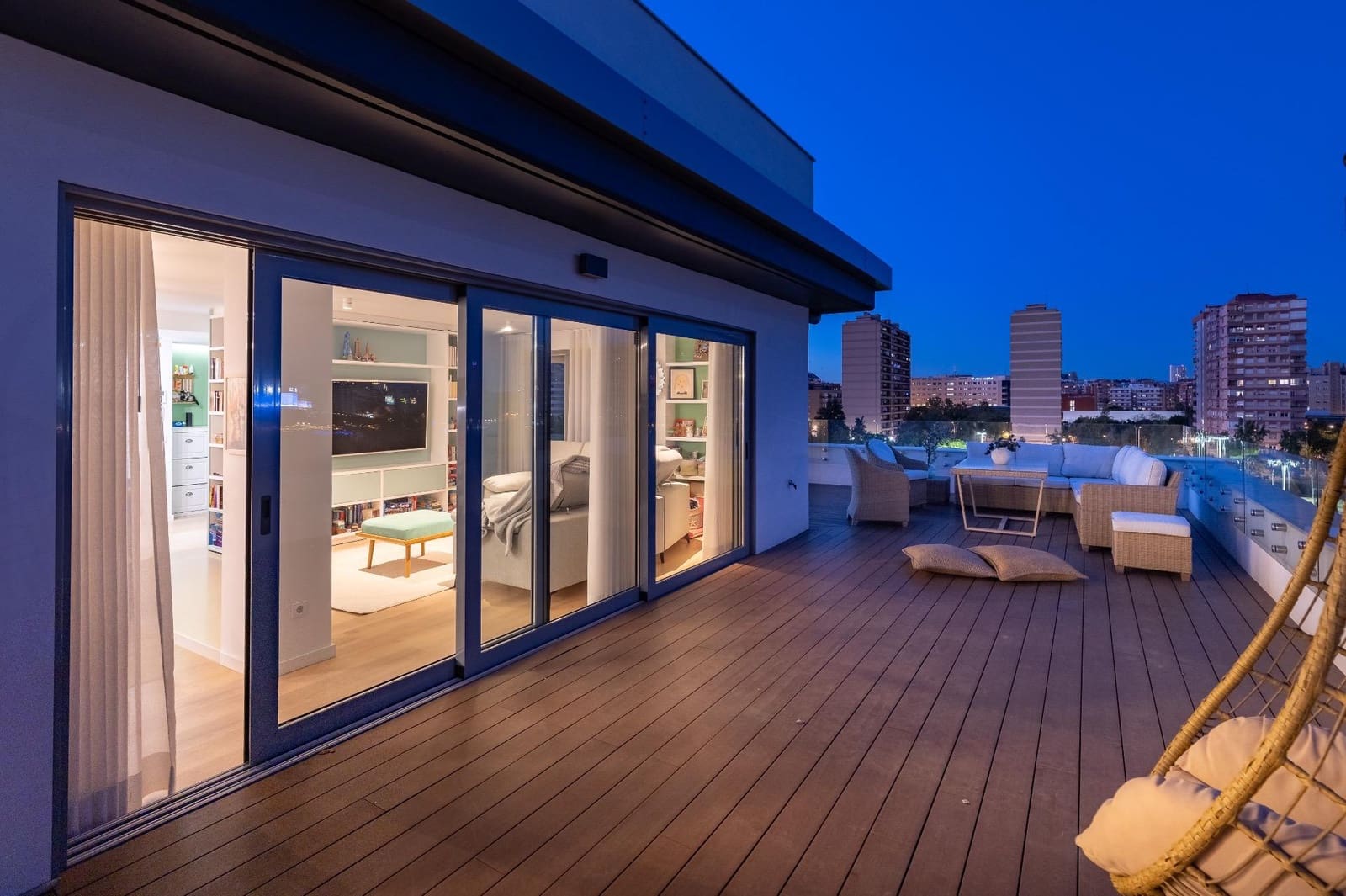 3 sypialnia Penthouse na sprzedaż w Miasto Walencja z garażem - 799 000 € (Ref: 9440270)