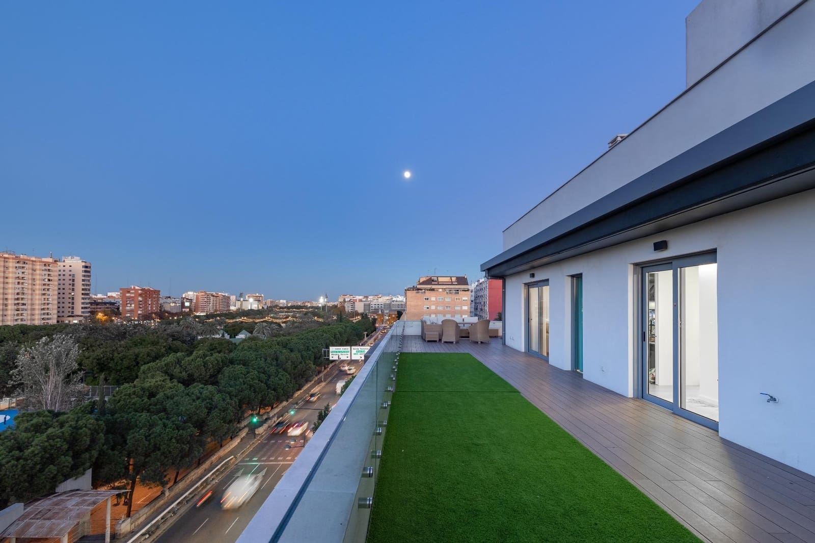 3 sypialnia Penthouse na sprzedaż w Miasto Walencja z garażem - 799 000 € (Ref: 9440270)