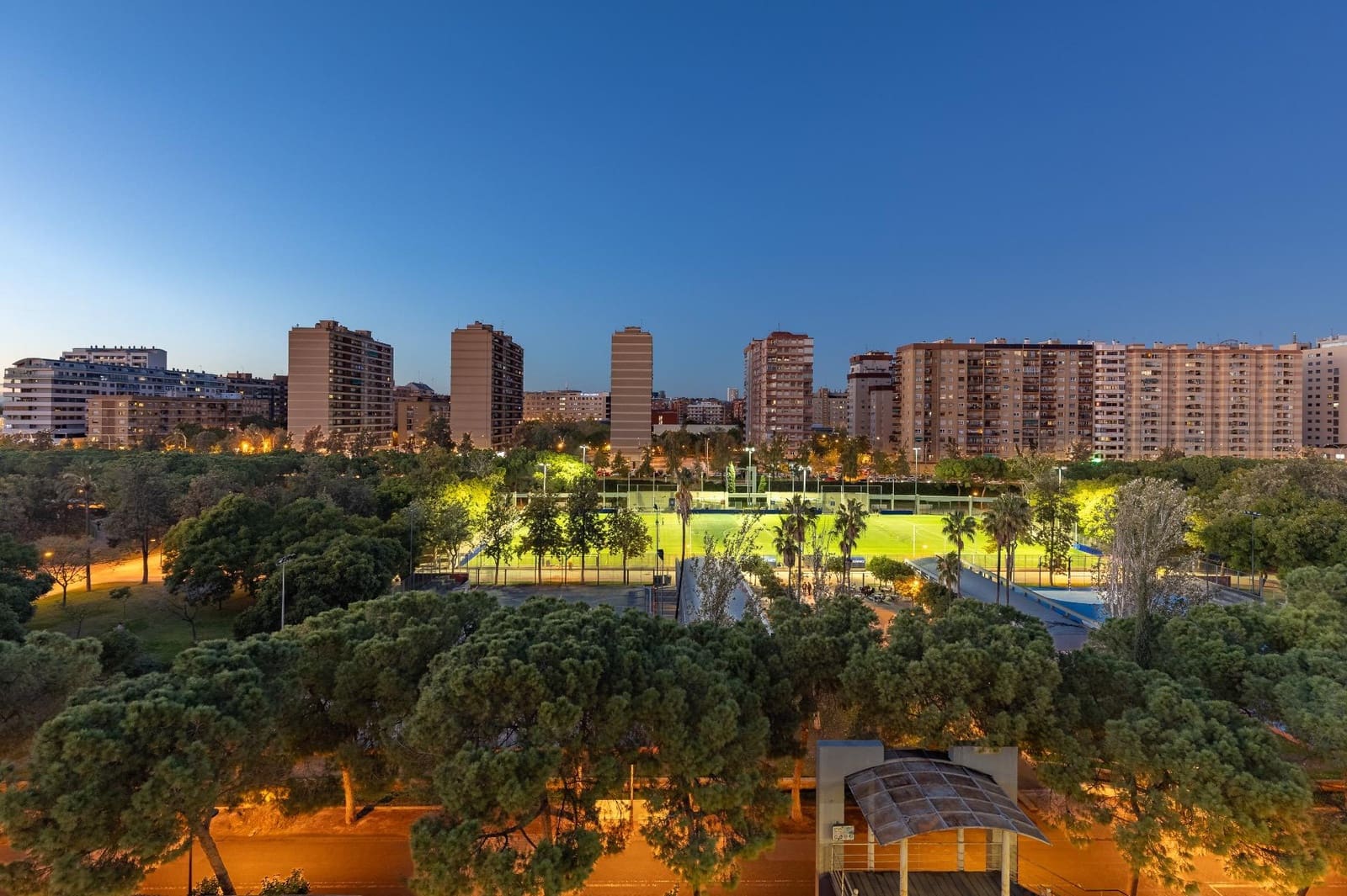 3 sypialnia Penthouse na sprzedaż w Miasto Walencja z garażem - 799 000 € (Ref: 9440270)