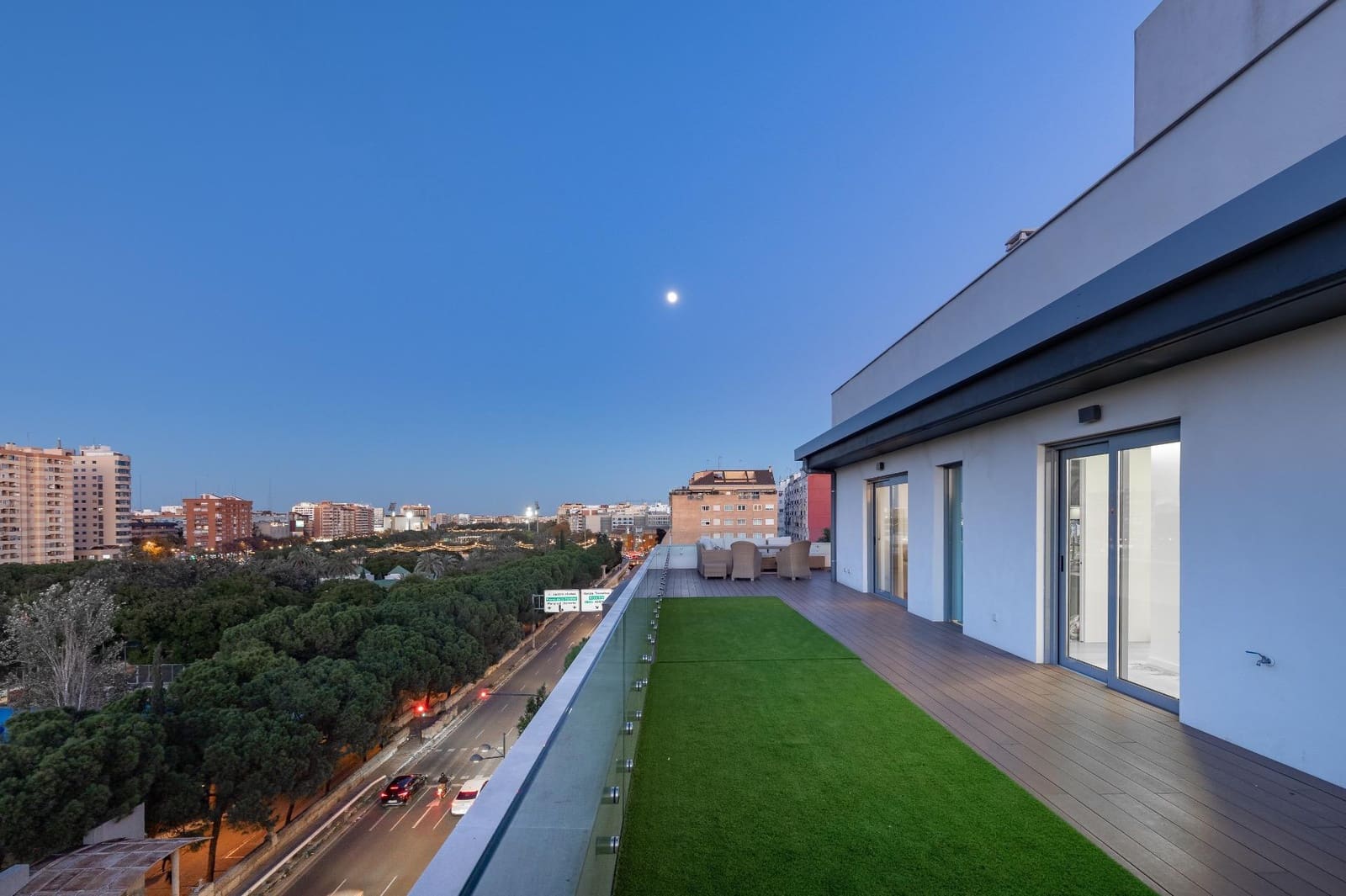 3 sypialnia Penthouse na sprzedaż w Miasto Walencja z garażem - 799 000 € (Ref: 9440270)