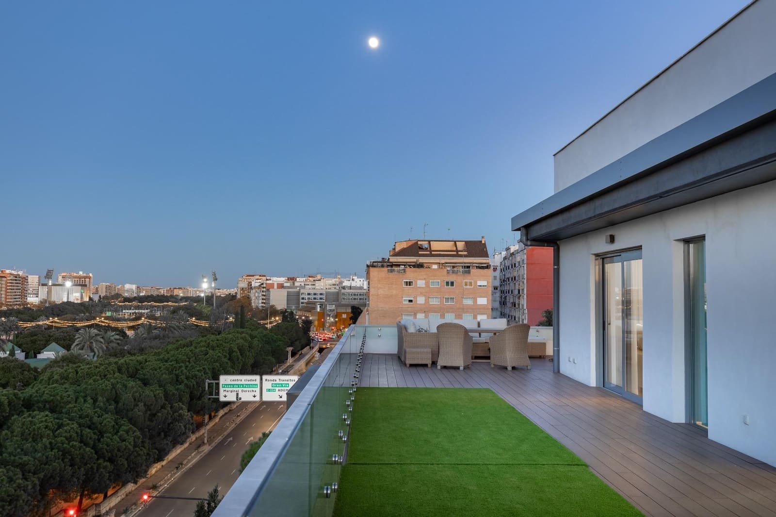 3 sypialnia Penthouse na sprzedaż w Miasto Walencja z garażem - 799 000 € (Ref: 9440270)