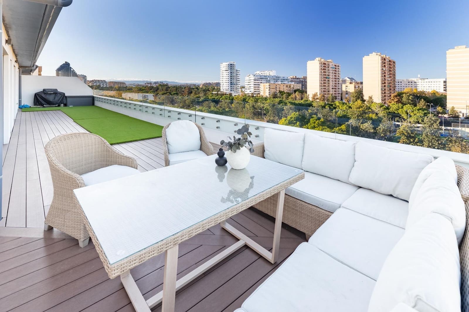 3 sypialnia Penthouse na sprzedaż w Miasto Walencja z garażem - 799 000 € (Ref: 9440270)