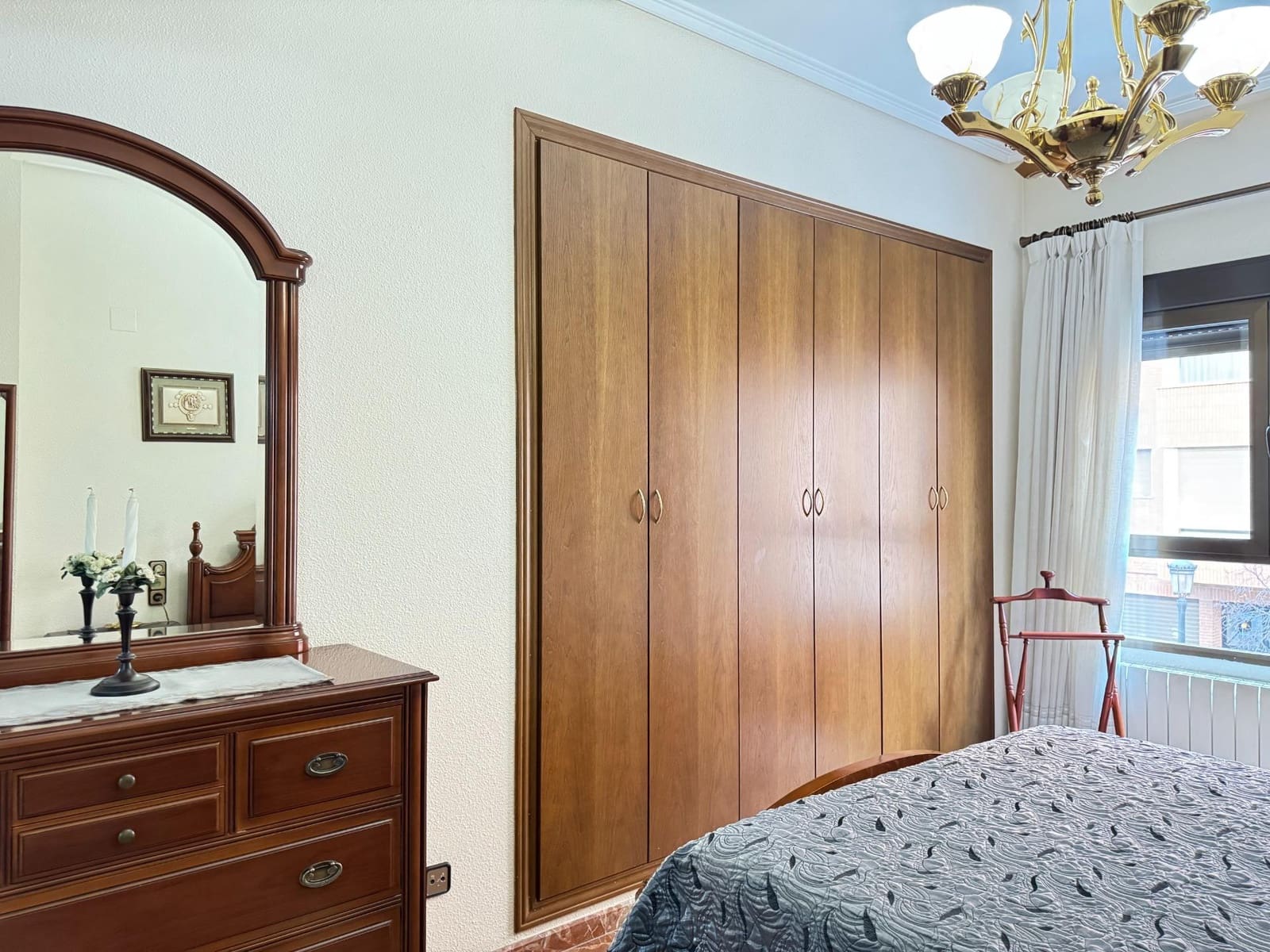 4 soverom Leilighet til leie i Valencia by med garasje - € 1 500 (Ref: 9497582)