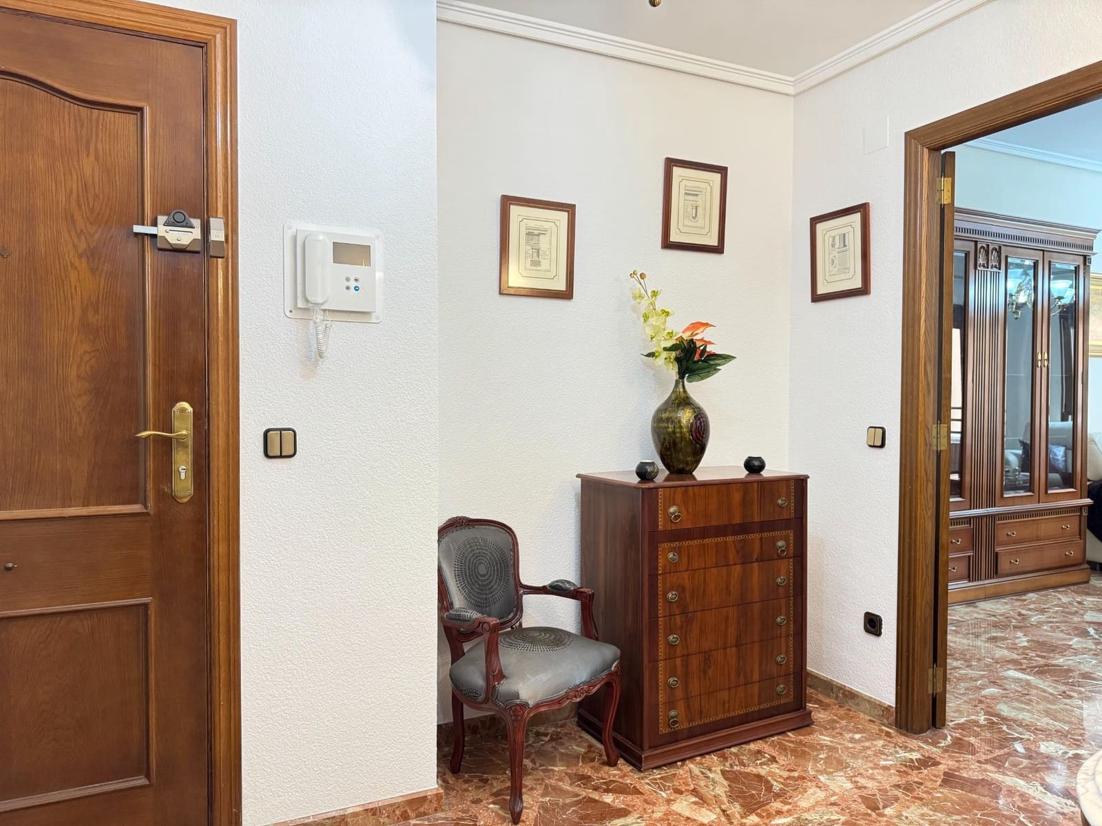 4 soverom Leilighet til leie i Valencia by med garasje - € 1 500 (Ref: 9497582)