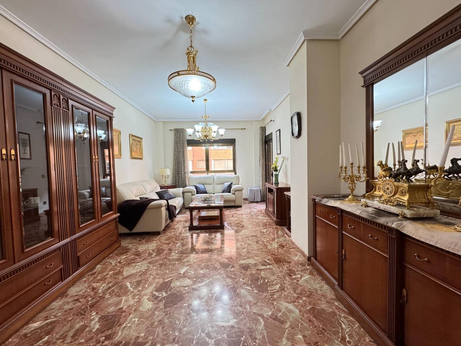 4 soverom Leilighet til leie i Valencia by med garasje - € 1 500 (Ref: 9497582)