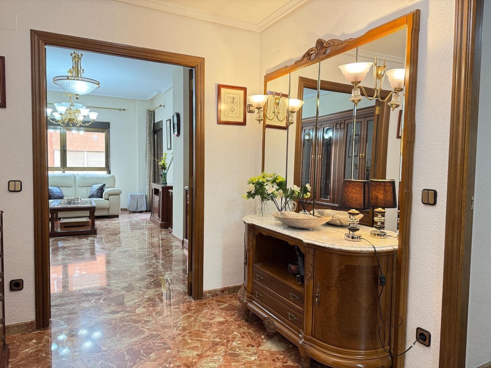 4 soverom Leilighet til leie i Valencia by med garasje - € 1 500 (Ref: 9497582)