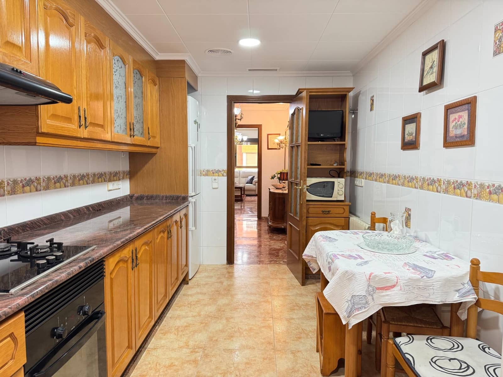 4 soverom Leilighet til leie i Valencia by med garasje - € 1 500 (Ref: 9497582)