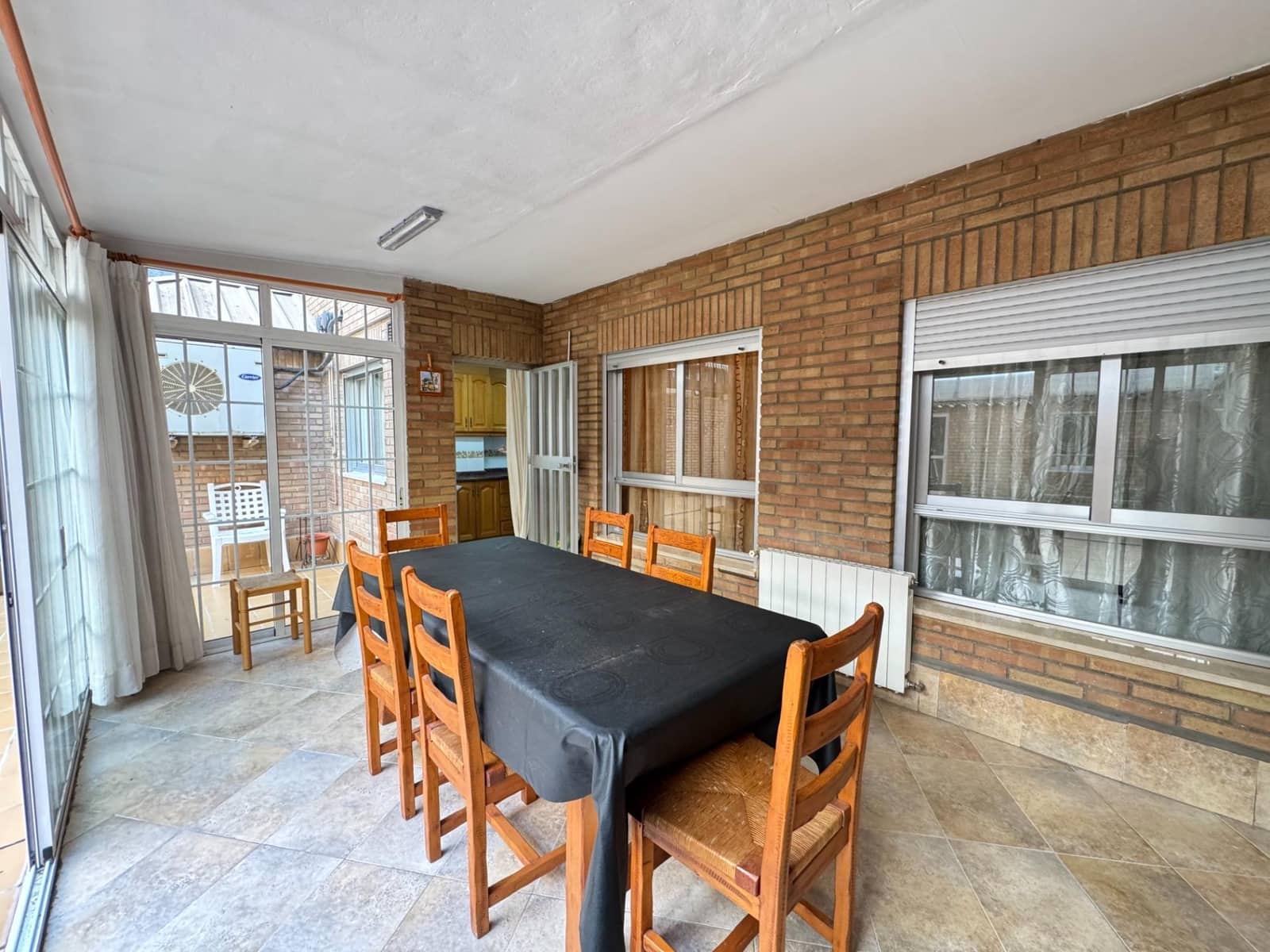 4 soverom Leilighet til leie i Valencia by med garasje - € 1 500 (Ref: 9497582)