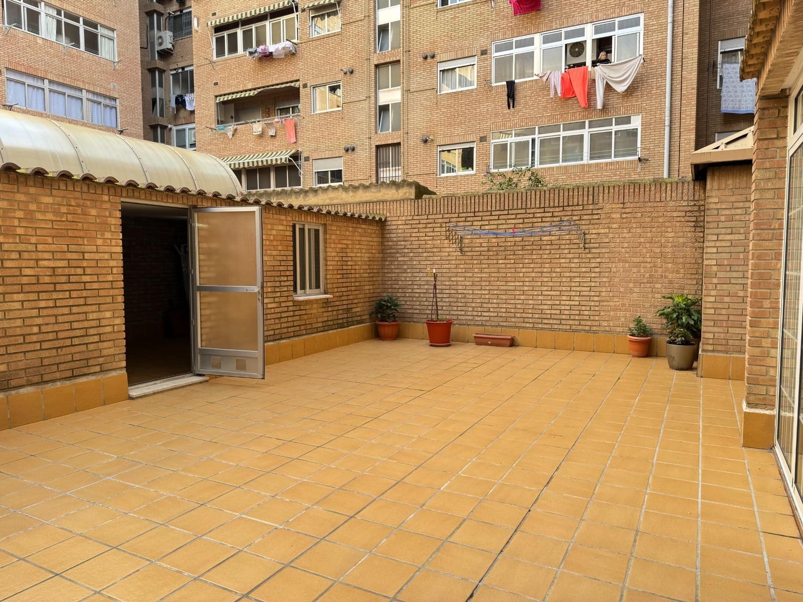 4 soverom Leilighet til leie i Valencia by med garasje - € 1 500 (Ref: 9497582)