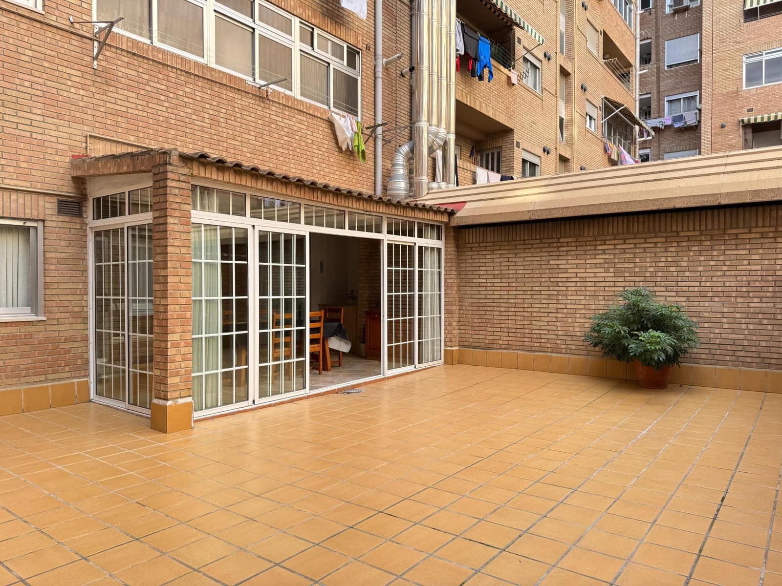 4 soverom Leilighet til leie i Valencia by med garasje - € 1 500 (Ref: 9497582)