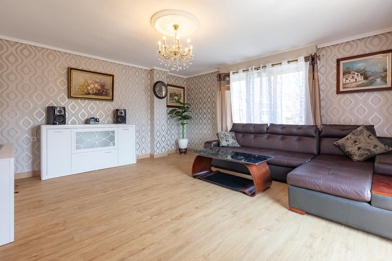 4 bedroom Flat for sale in Sagunto / Sagunt - € 180,000 (Ref: 9497583)