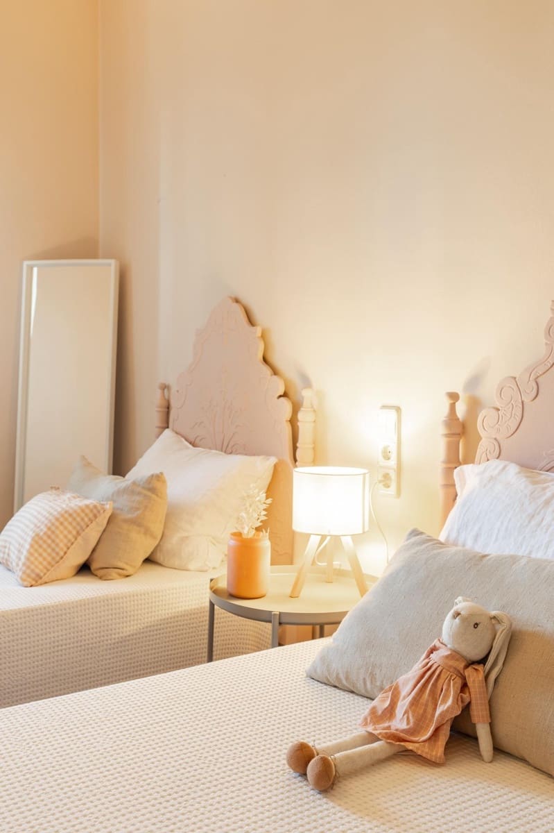 7 soverom Villa til salgs i Requena med svømmebasseng garasje - € 525 000 (Ref: 9519260)