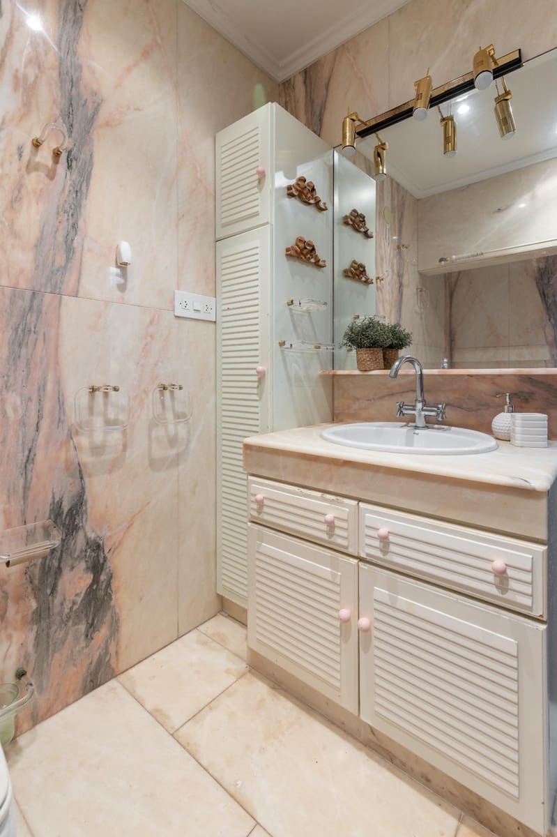 7 soverom Villa til salgs i Requena med svømmebasseng garasje - € 525 000 (Ref: 9519260)