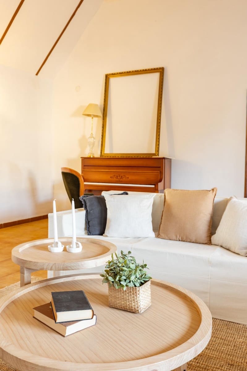 7 soverom Villa til salgs i Requena med svømmebasseng garasje - € 525 000 (Ref: 9519260)