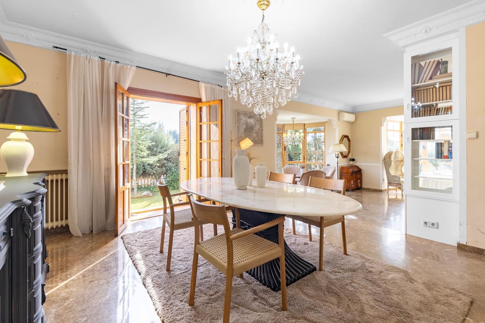 7 soverom Villa til salgs i Requena med svømmebasseng garasje - € 525 000 (Ref: 9519260)