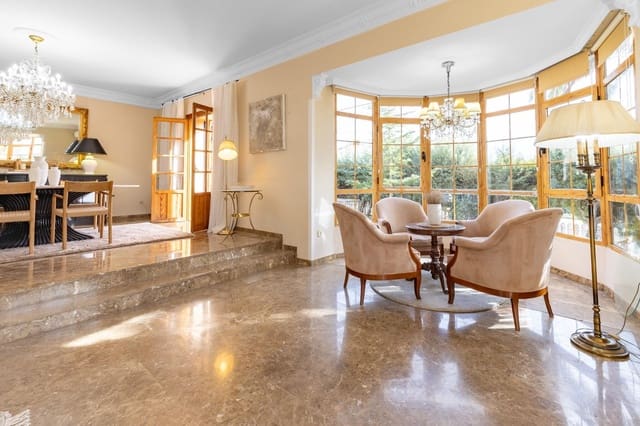 7 soverom Villa til salgs i Requena med svømmebasseng garasje - € 525 000 (Ref: 9519260)