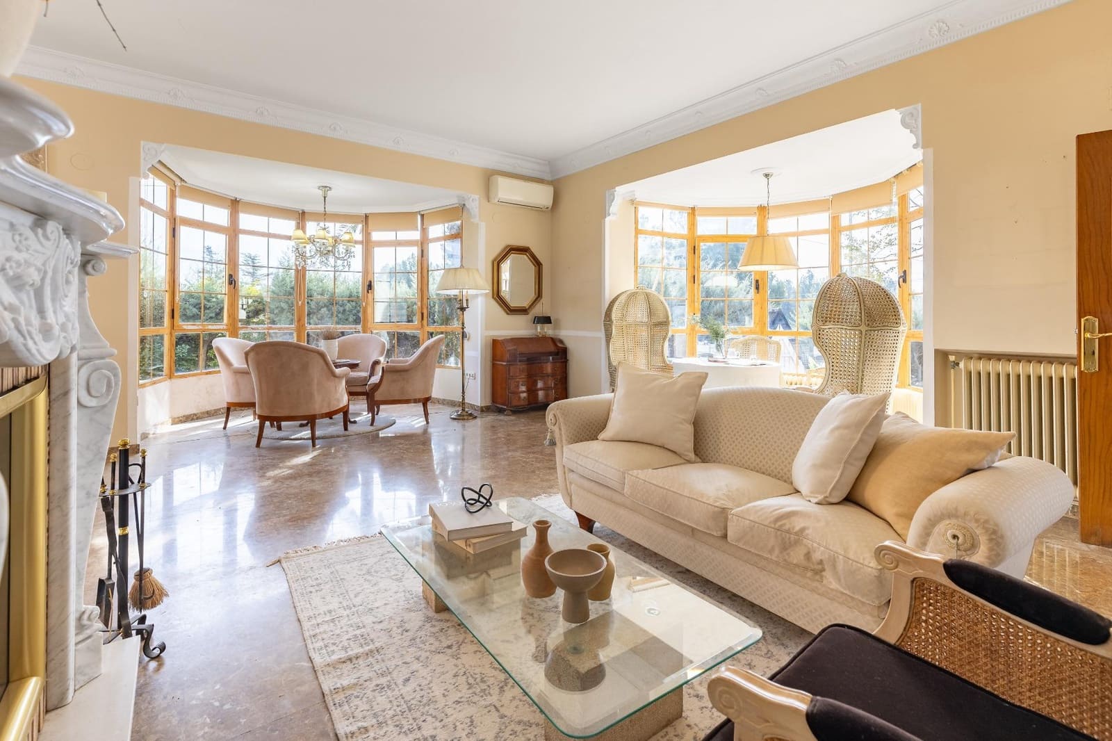 7 soverom Villa til salgs i Requena med svømmebasseng garasje - € 525 000 (Ref: 9519260)