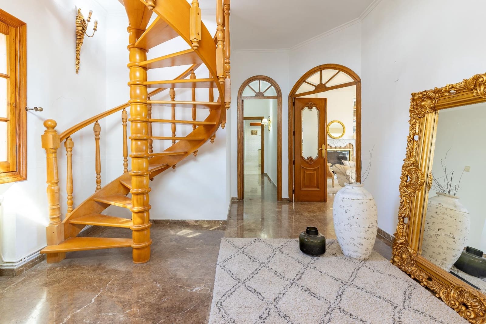 7 soverom Villa til salgs i Requena med svømmebasseng garasje - € 525 000 (Ref: 9519260)