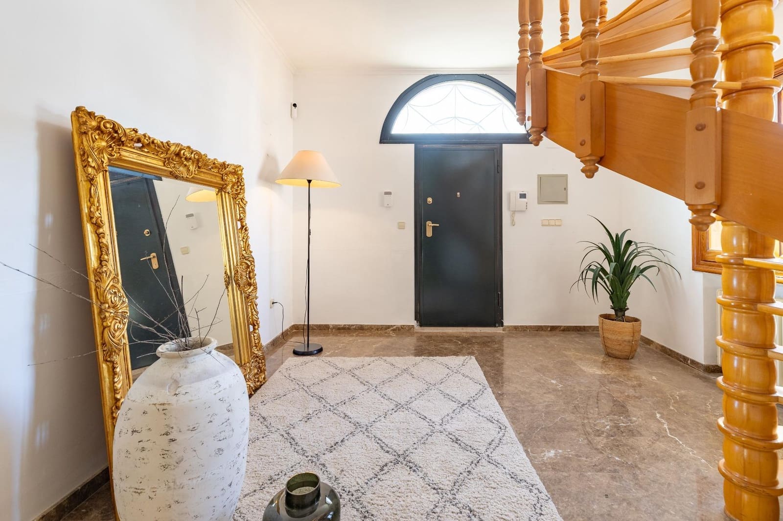 7 soverom Villa til salgs i Requena med svømmebasseng garasje - € 525 000 (Ref: 9519260)
