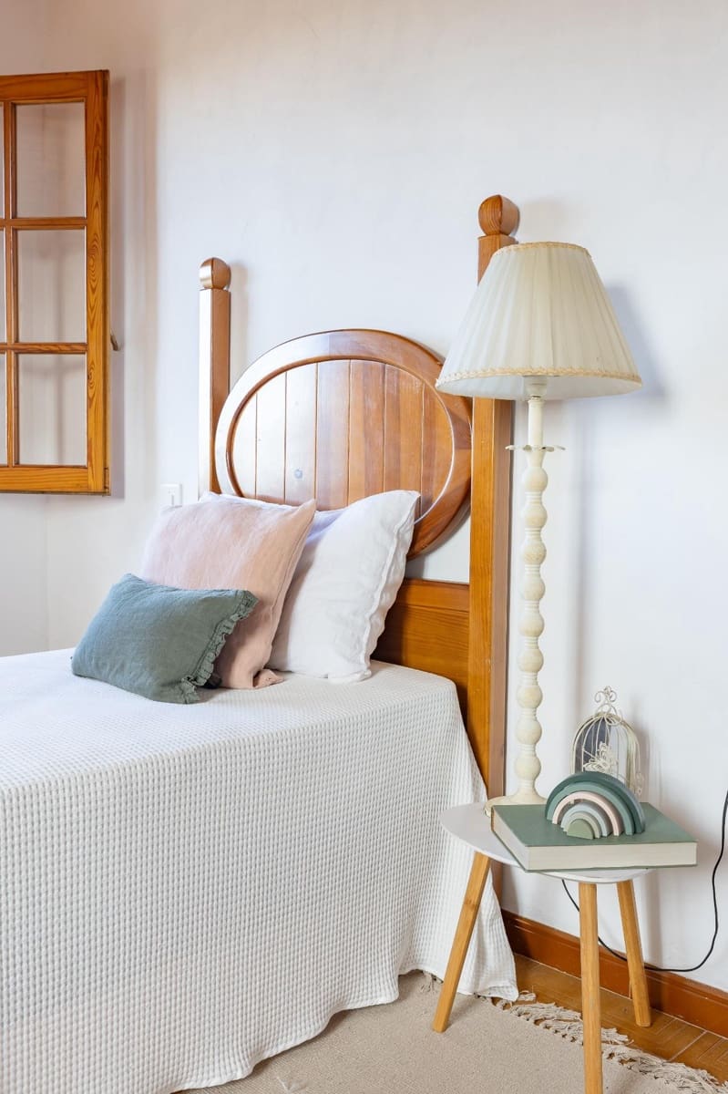 7 soverom Villa til salgs i Requena med svømmebasseng garasje - € 525 000 (Ref: 9519260)