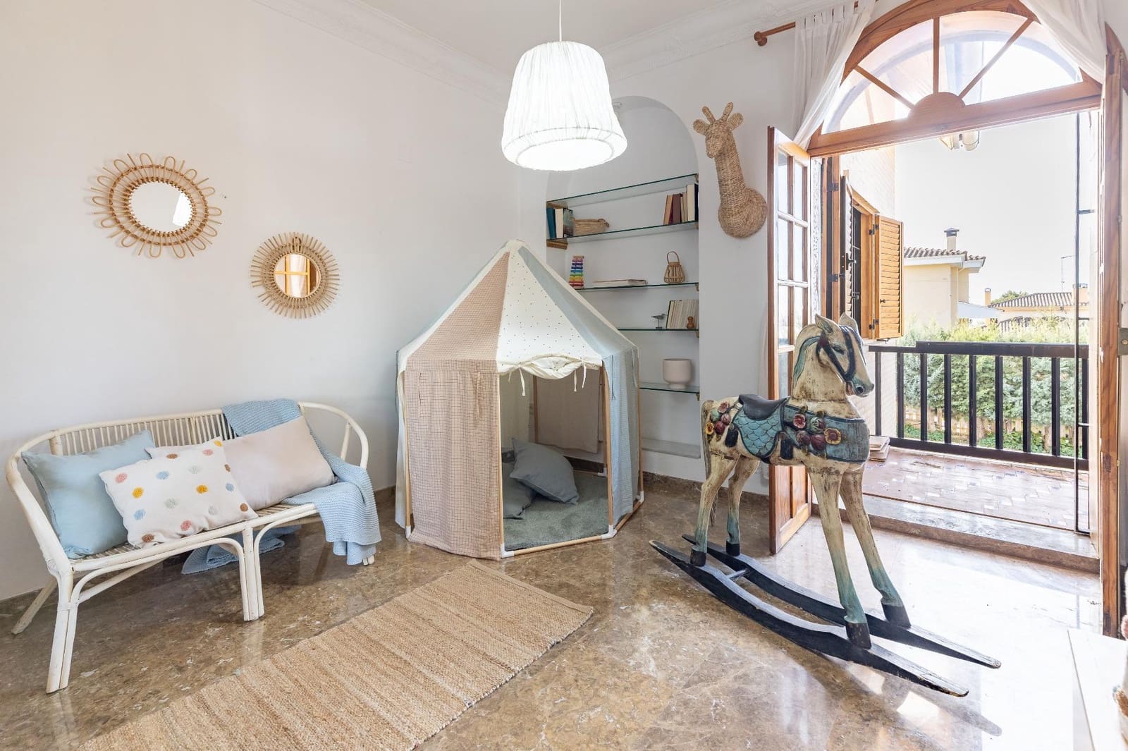 7 soverom Villa til salgs i Requena med svømmebasseng garasje - € 525 000 (Ref: 9519260)