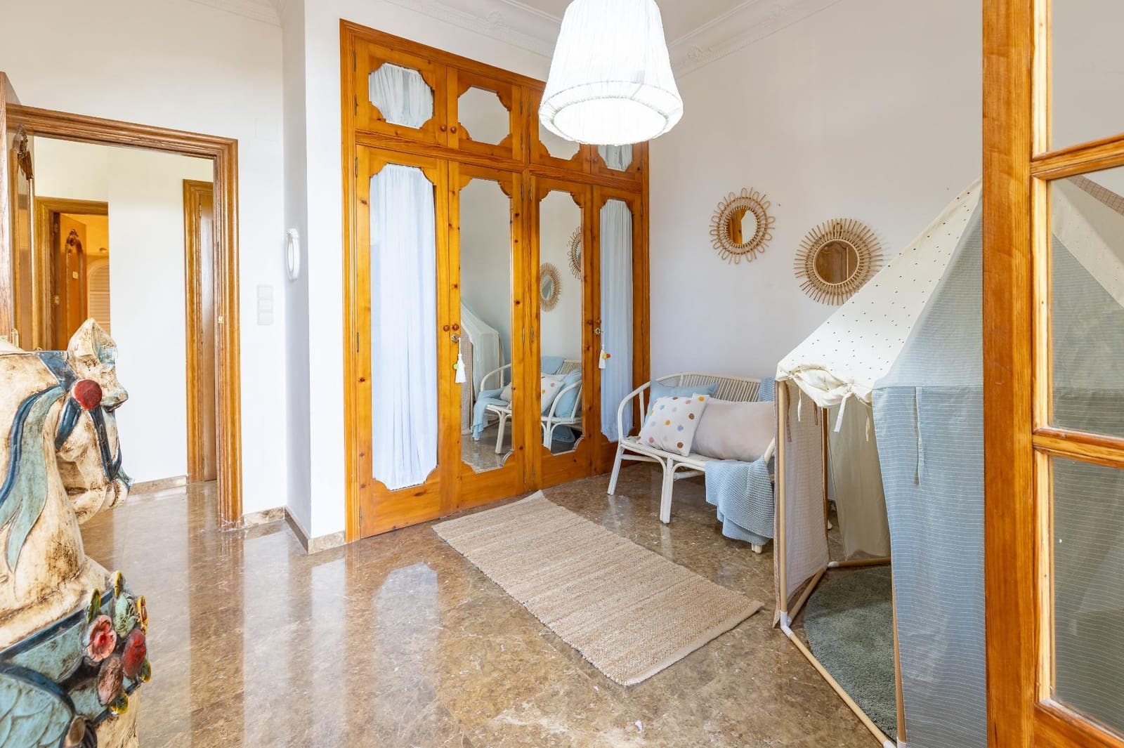 7 soverom Villa til salgs i Requena med svømmebasseng garasje - € 525 000 (Ref: 9519260)