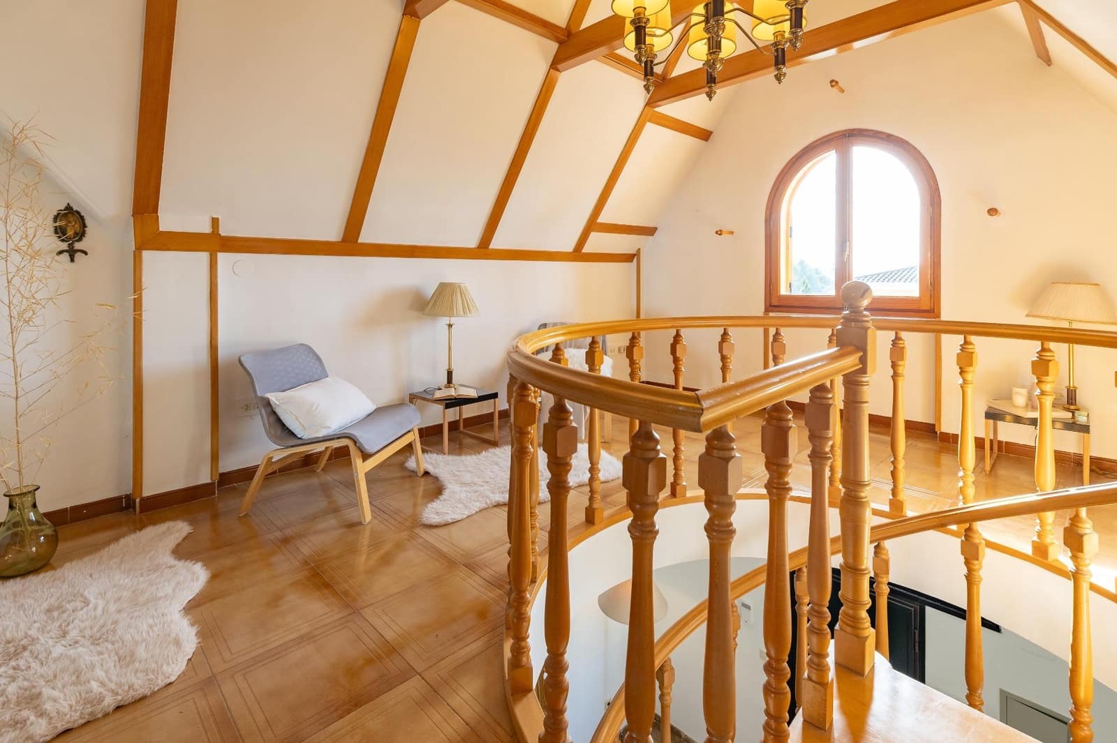 7 soverom Villa til salgs i Requena med svømmebasseng garasje - € 525 000 (Ref: 9519260)