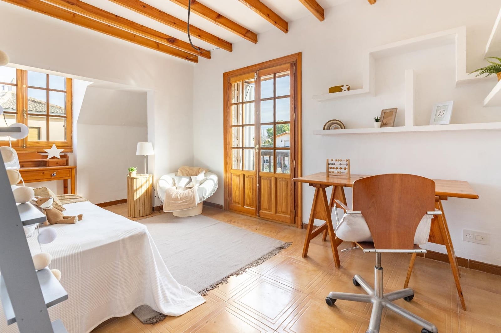 7 soverom Villa til salgs i Requena med svømmebasseng garasje - € 525 000 (Ref: 9519260)