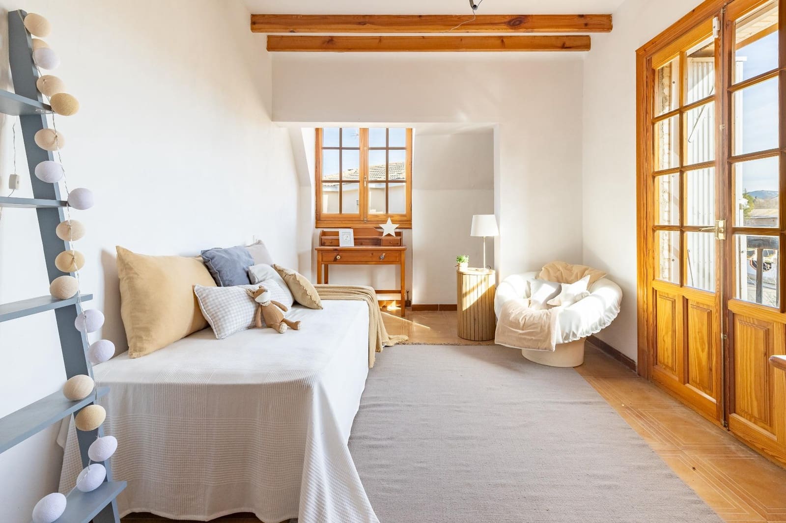 7 soverom Villa til salgs i Requena med svømmebasseng garasje - € 525 000 (Ref: 9519260)