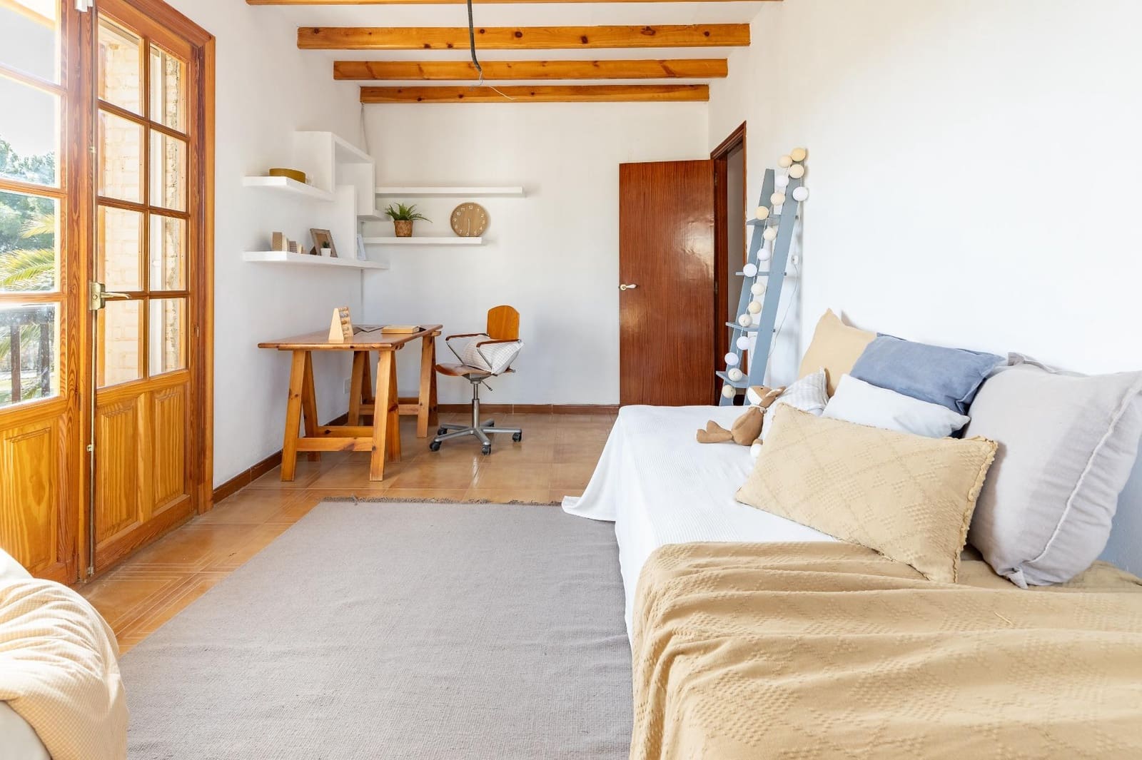 7 soverom Villa til salgs i Requena med svømmebasseng garasje - € 525 000 (Ref: 9519260)