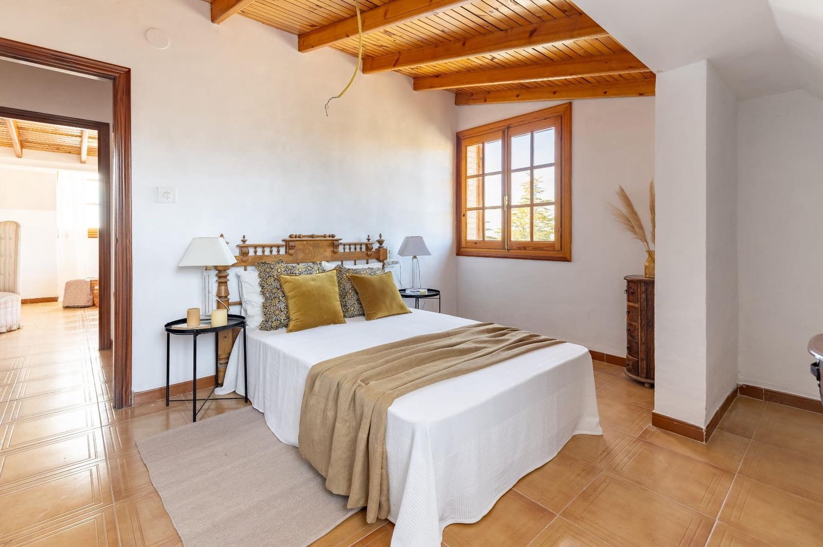 7 soverom Villa til salgs i Requena med svømmebasseng garasje - € 525 000 (Ref: 9519260)