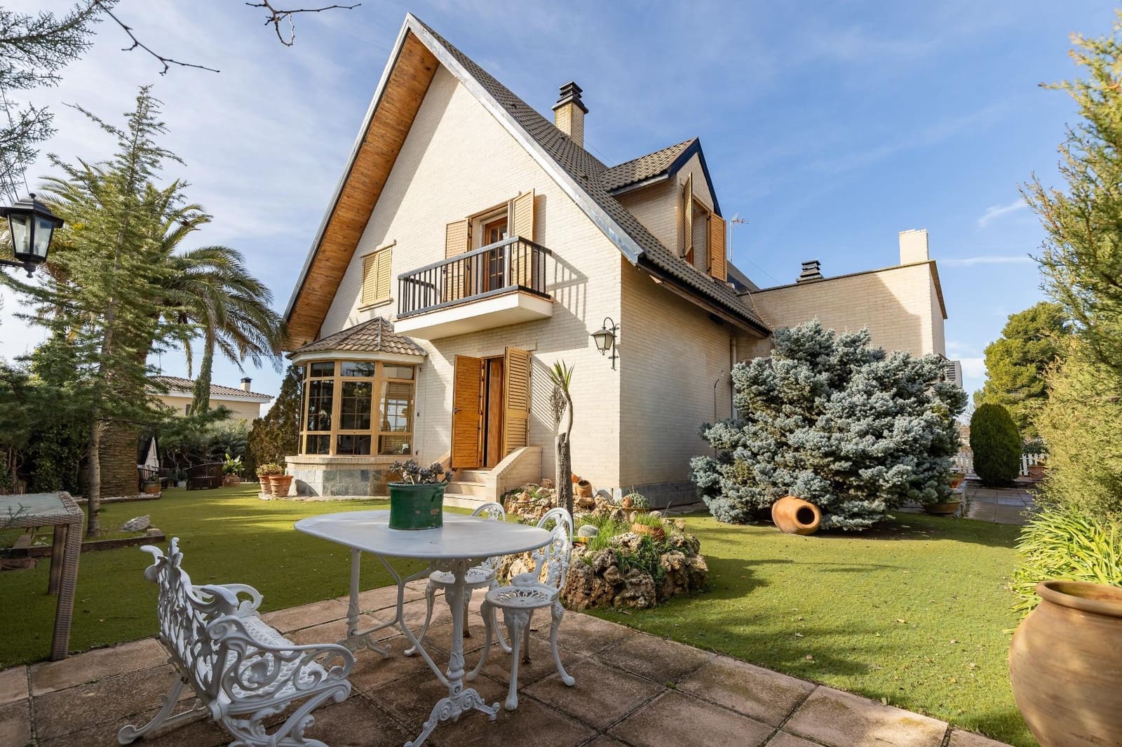 7 soverom Villa til salgs i Requena med svømmebasseng garasje - € 525 000 (Ref: 9519260)