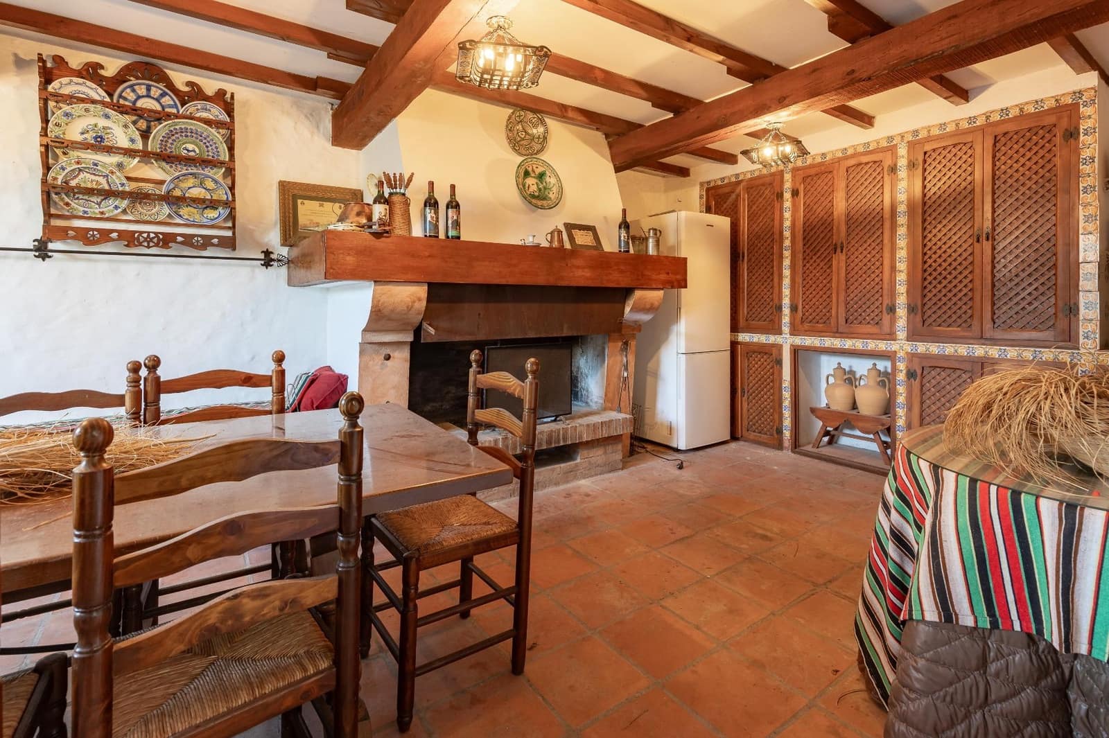 7 soverom Villa til salgs i Requena med svømmebasseng garasje - € 525 000 (Ref: 9519260)