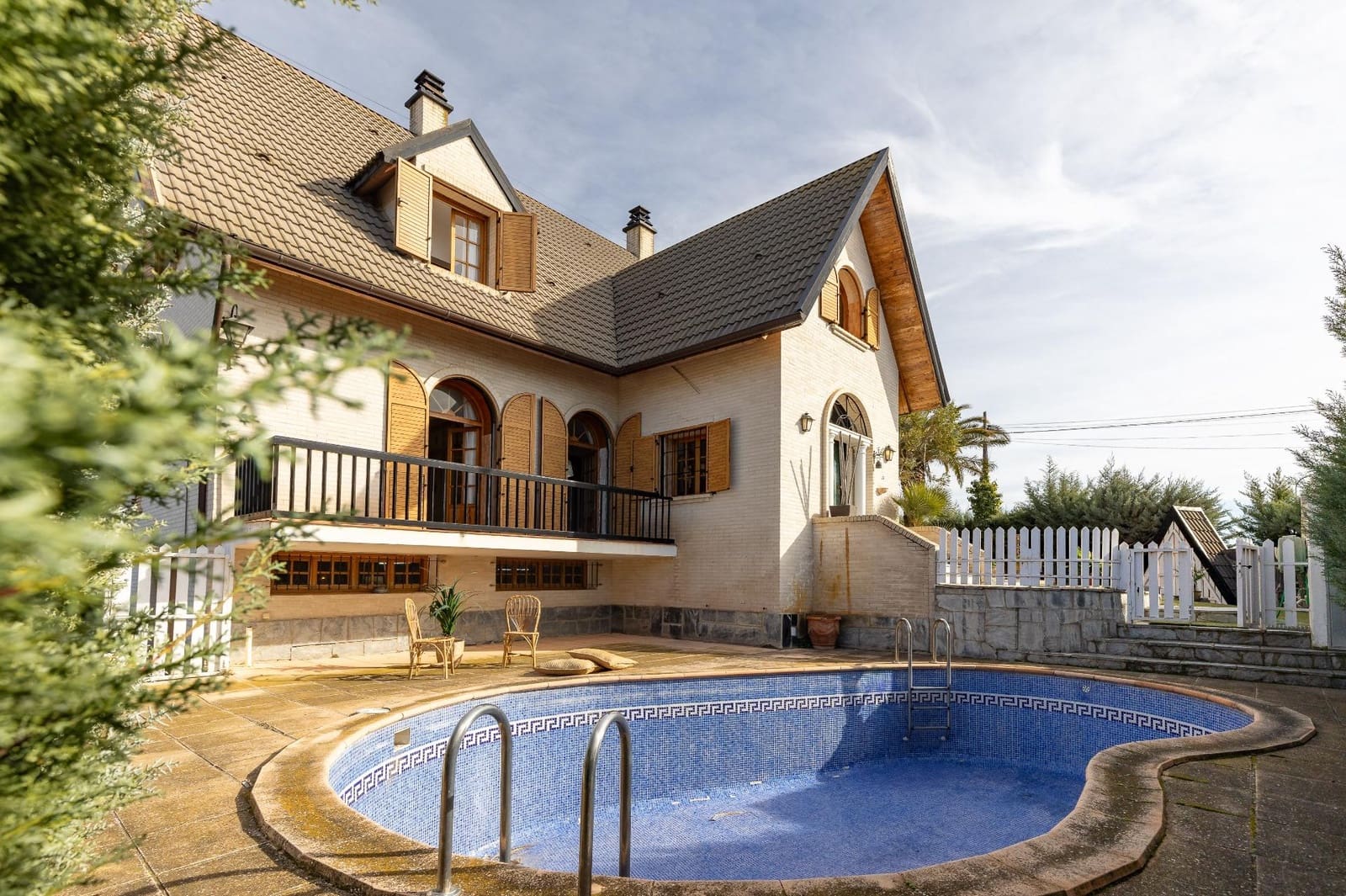 7 soverom Villa til salgs i Requena med svømmebasseng garasje - € 525 000 (Ref: 9519260)