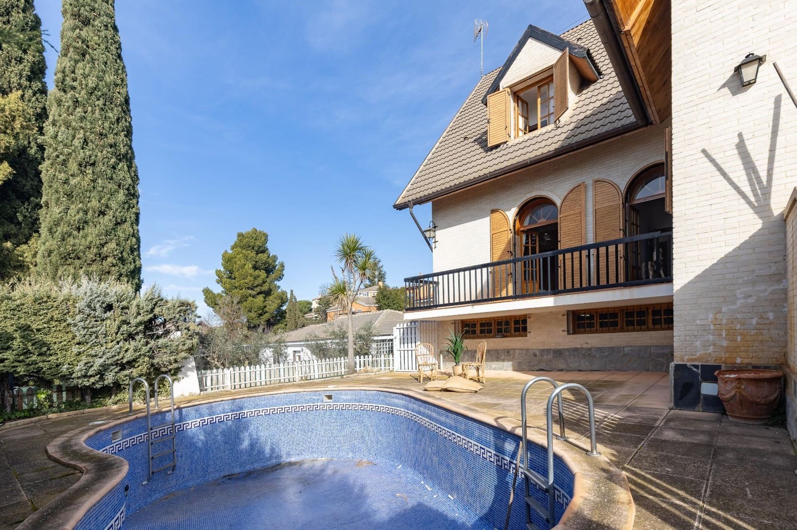 7 soverom Villa til salgs i Requena med svømmebasseng garasje - € 525 000 (Ref: 9519260)