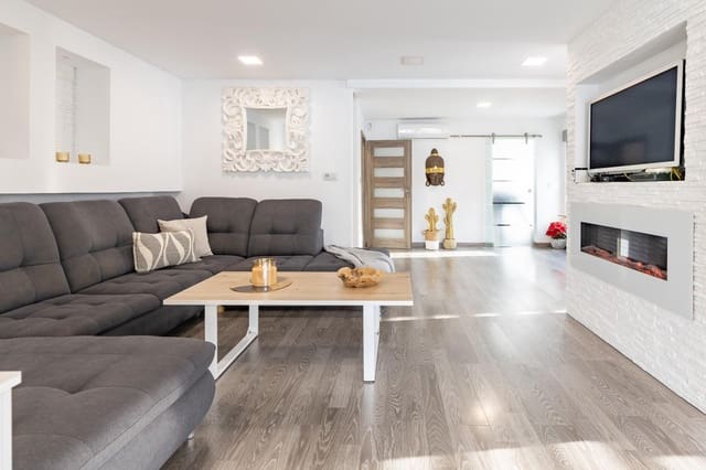 4 slaapkamer Villa te koop in Vinaròs met zwembad garage - € 470.000 (Ref: 9519261)