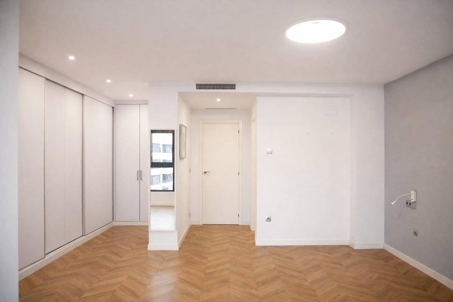 4 soverom Penthouse til leie i Valencia by - € 1 950 (Ref: 9556086)