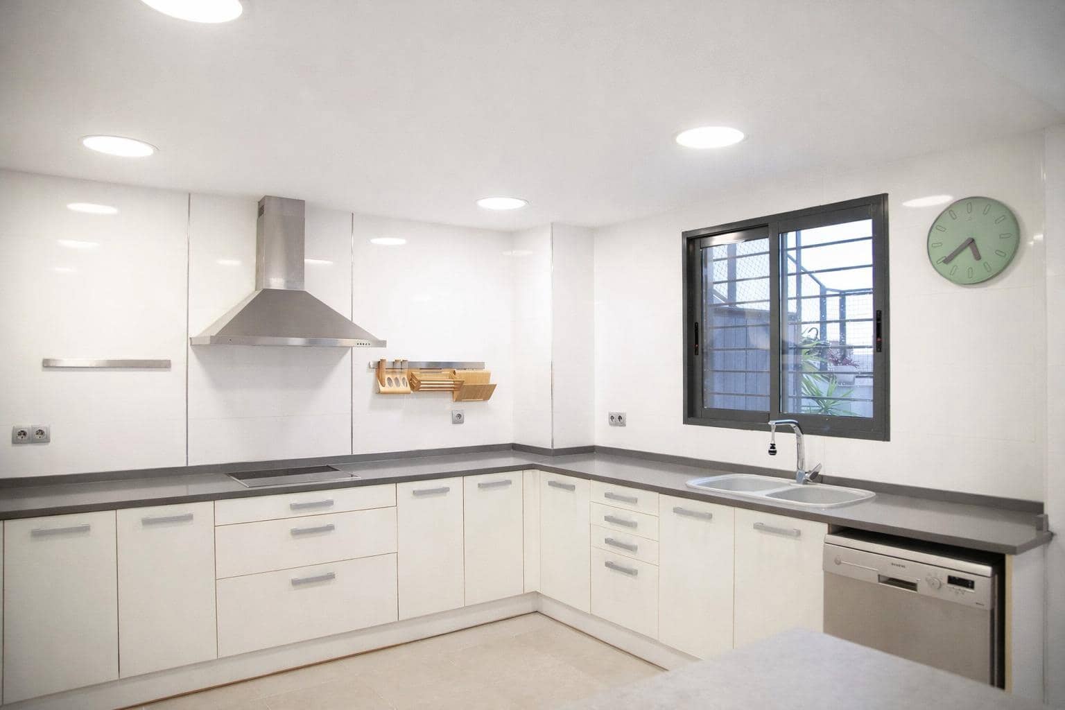 4 soverom Penthouse til leie i Valencia by - € 1 950 (Ref: 9556086)