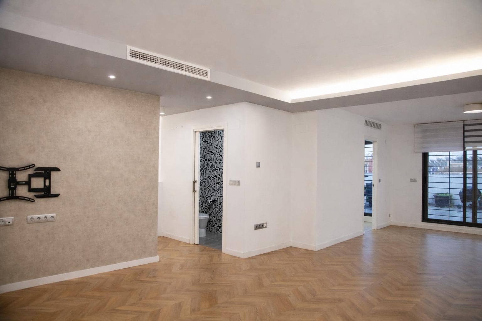 4 soverom Penthouse til leie i Valencia by - € 1 950 (Ref: 9556086)