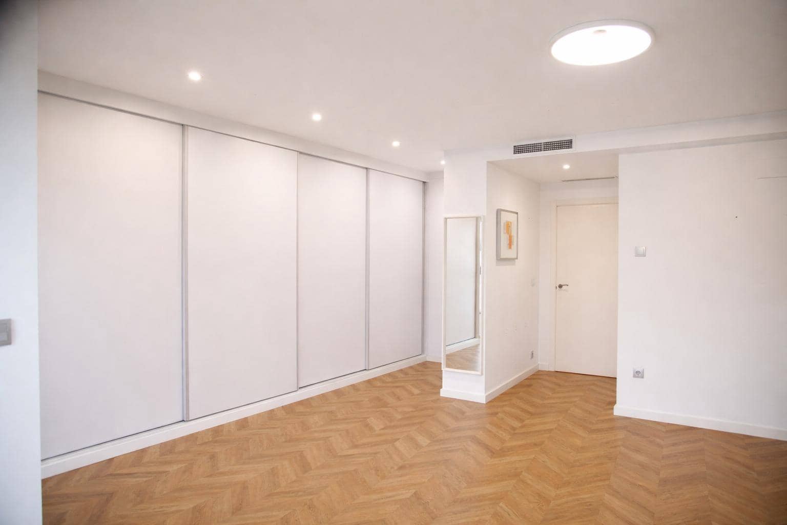 4 soverom Penthouse til leie i Valencia by - € 1 950 (Ref: 9556086)