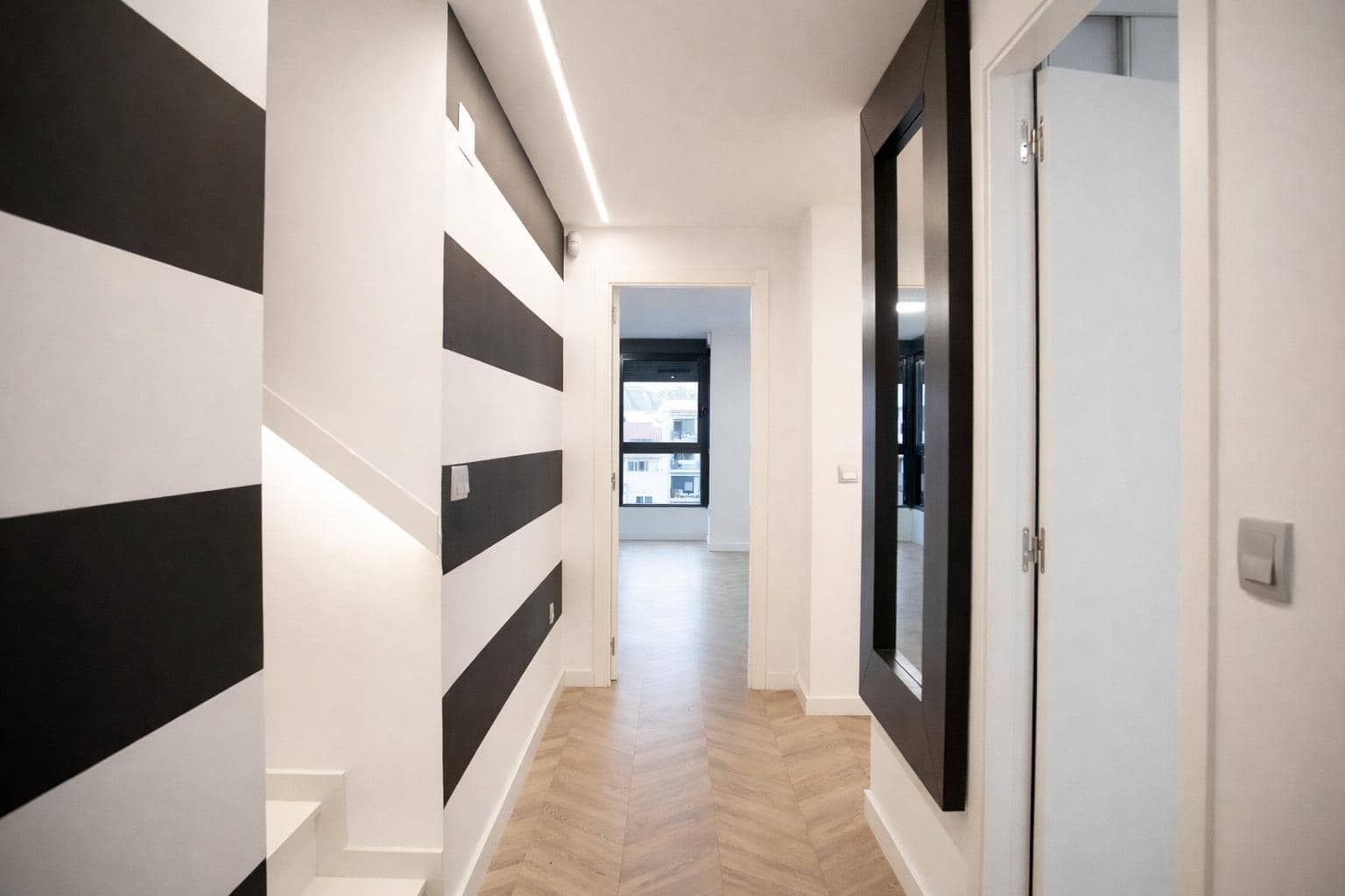 4 soverom Penthouse til leie i Valencia by - € 1 950 (Ref: 9556086)