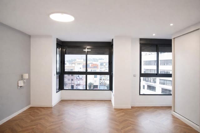 4 soverom Penthouse til leie i Benicalap, Valencia by - € 1 950 (Ref: 9556086)