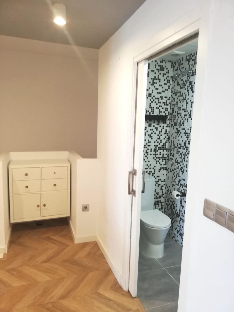 4 soverom Penthouse til leie i Valencia by - € 1 950 (Ref: 9556086)