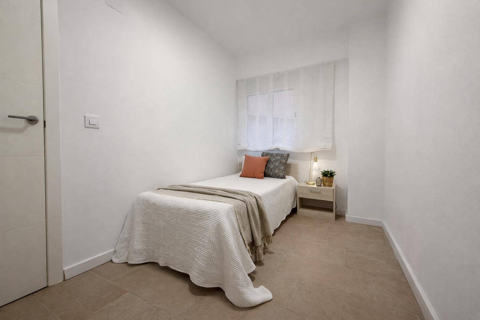 3 soveværelse Lejlighed til leje i Valencia by - € 1.400 (Ref: 9556090)