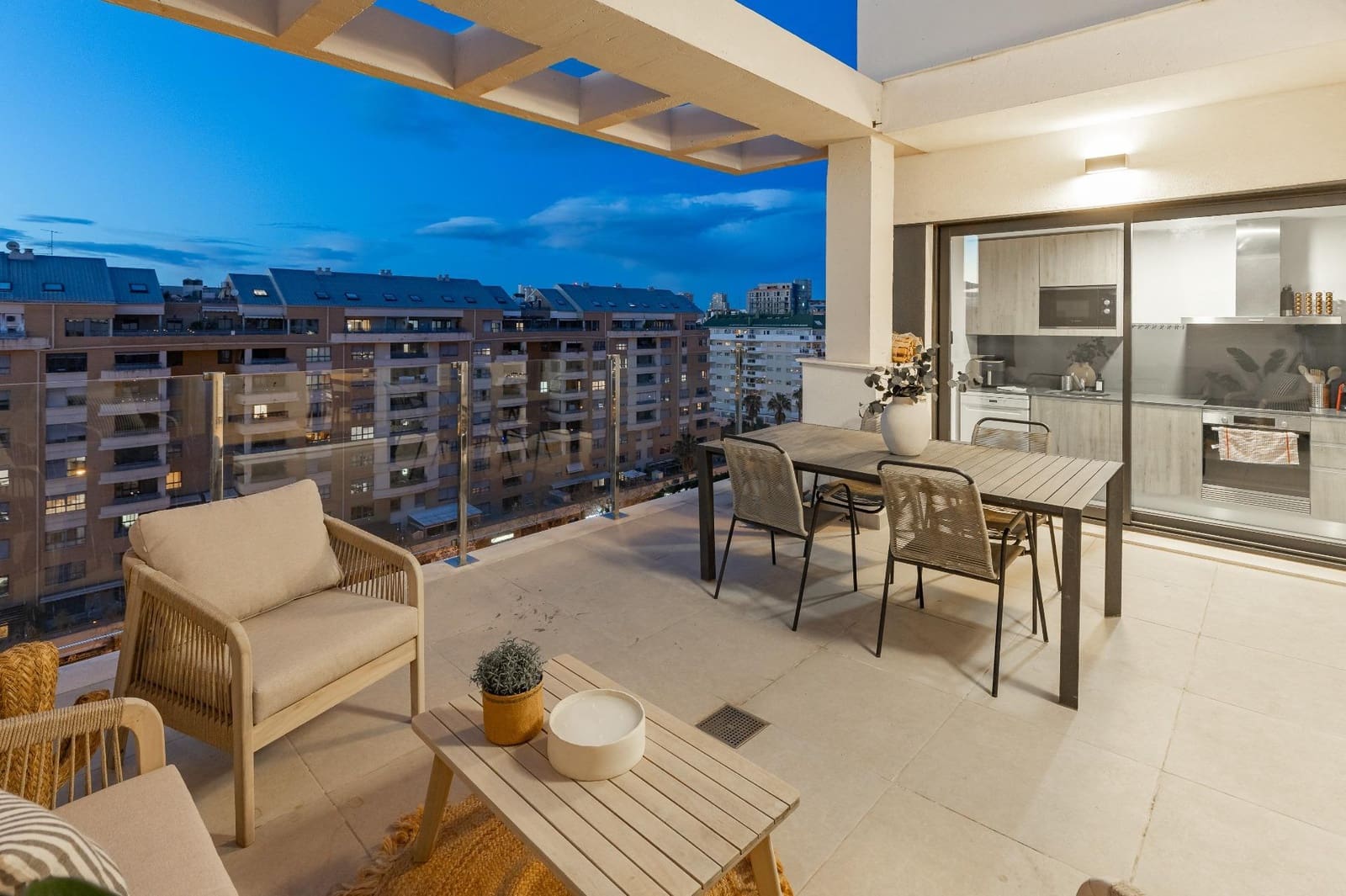 2 sovrum Takvåning till salu i Valencia stad med pool garage - 320 000 € (Ref: 9574833)