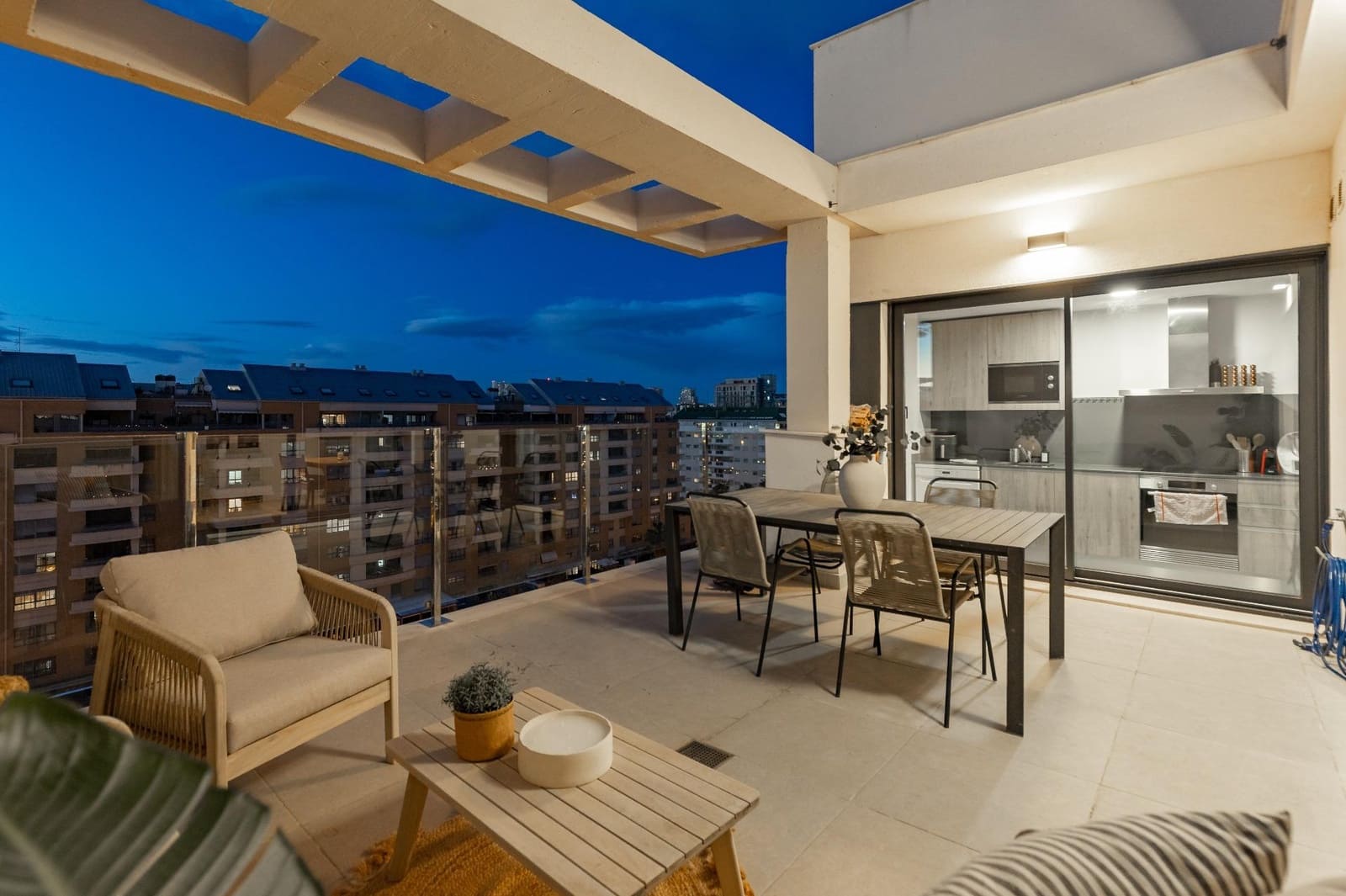 2 sovrum Takvåning till salu i Valencia stad med pool garage - 320 000 € (Ref: 9574833)